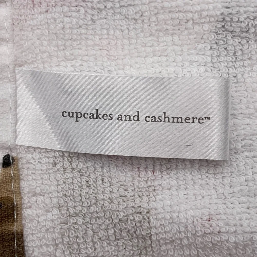 Cupcakes and Cashmere Kitchen Towels Dogs Hearts Valentines Day Set‎ Of 2